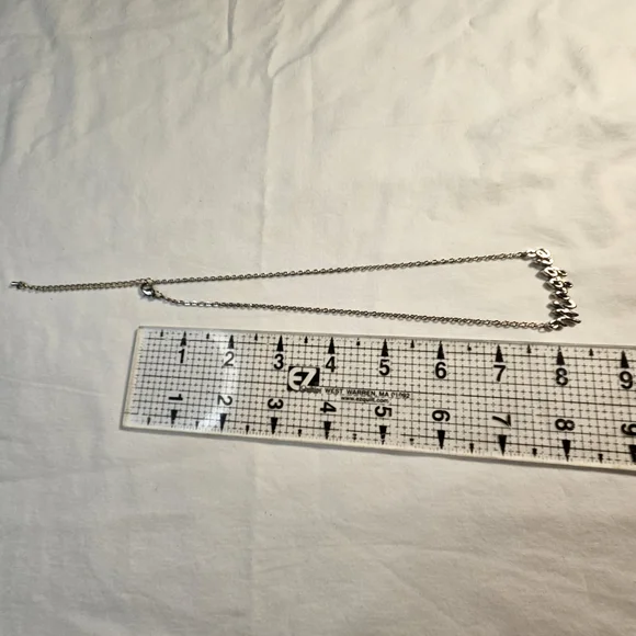 Silver Toned Personalized Name Necklace Maggie 16 Inches - Picture 4 of 5